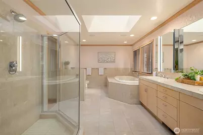 2047 Killarney Way, Bellevue, WA 98004 - Photo 27