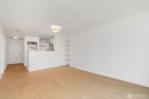 2415 2nd Ave, Seattle, WA 98121 - Photo 7