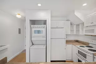 2415 2nd Ave, Seattle, WA 98121 - Photo 9