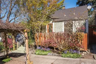 2214 N 60th St, Seattle, WA 98103 - Photo 1
