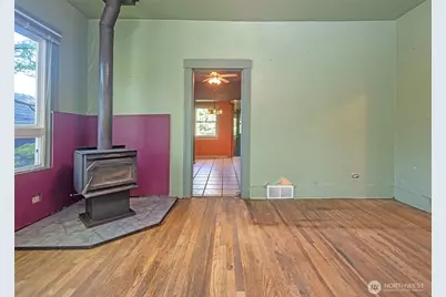 2214 N 60th Street, Seattle, WA 98103 - Photo 3