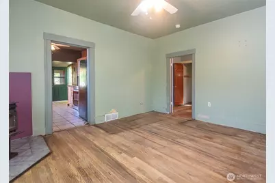 2214 N 60th Street, Seattle, WA 98103 - Photo 5