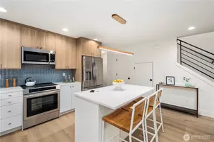 524 NE 89th St, Seattle, WA 98115 - Photo 9