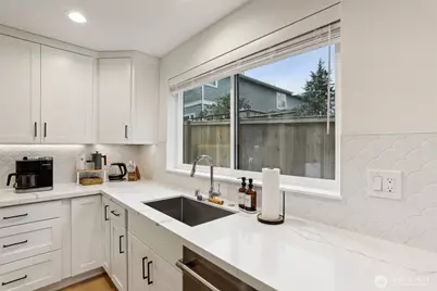 2644 34th Avenue W, Seattle, WA 98199 - Photo 13