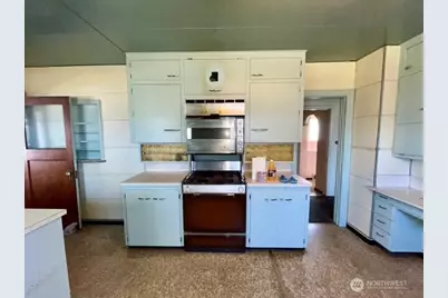 305 E Second Street, Cle Elum, WA 98922 - Photo 11