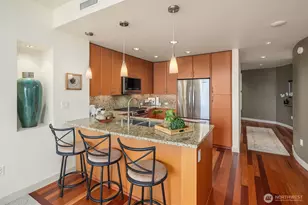10610 NE 9th Pl, Bellevue, WA 98004 - Photo 3
