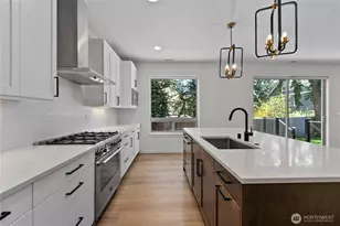 10546 20th Ave NE, Seattle, WA 98125 - Photo 15