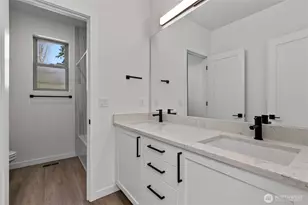 10546 20th Ave NE, Seattle, WA 98125 - Photo 33