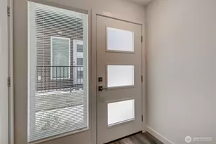 130 W Florentia St, Seattle, WA 98119 - Photo 3