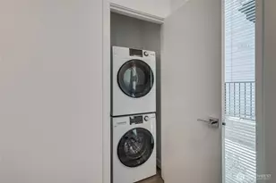 130 W Florentia St, Seattle, WA 98119 - Photo 13