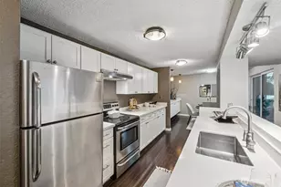 2500 W Manor Pl, Seattle, WA 98199 - Photo 9