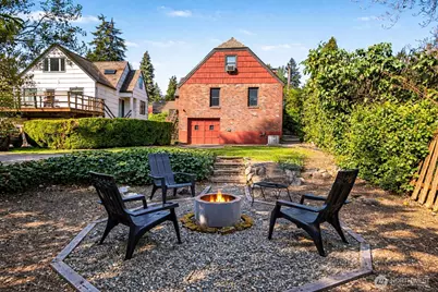 7318 20th Avenue NE, Seattle, WA 98115 - Photo 1