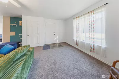 6505 Stewart Avenue E, Puyallup, WA 98371 - Photo 9