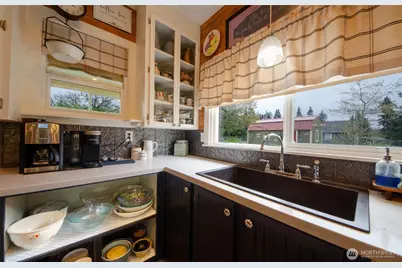 204 W Harris Avenue, Oakville, WA 98568 - Photo 11