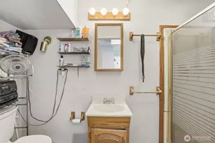 1305 N 171st St, Shoreline, WA 98133 - Photo 11