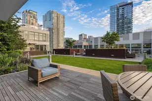 588 Bell St, Seattle, WA 98121 - Photo 31