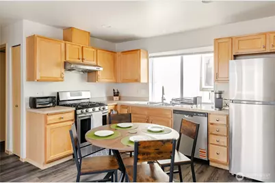 10047 17th Avenue SW, Seattle, WA 98146 - Photo 9