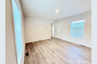 2322 Tacoma Road E #11, Puyallup, WA 98371 - Photo 5