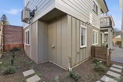 8332 26th Avenue NW, Seattle, WA 98117 - Photo 29