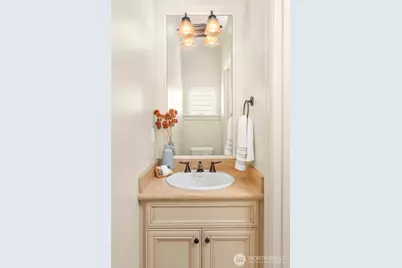 924 2nd Avenue W, Seattle, WA 98119 - Photo 27