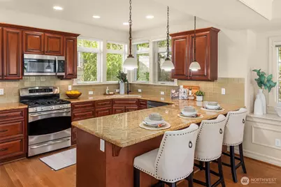 924 2nd Avenue W, Seattle, WA 98119 - Photo 15