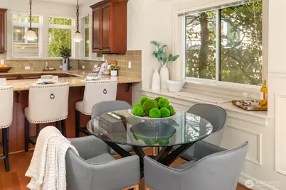 924 2nd Avenue W, Seattle, WA 98119 - Photo 13