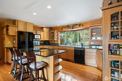 341 E Rainier Court, Allyn, WA 98524 - Photo 5