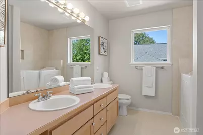 7205 NE 147th Place, Kenmore, WA 98028 - Photo 17