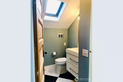 172 Grow Avenue NW, Bainbridge Island, WA 98110 - Photo 15