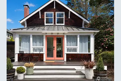 172 Grow Avenue NW, Bainbridge Island, WA 98110 - Photo 1