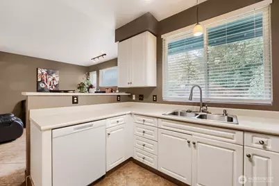 15150 140th Way SE #V104, Renton, WA 98058 - Photo 9