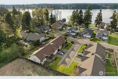 9069 Eagle Point Loop Road SE, Lakewood, WA 98498 - Photo 37