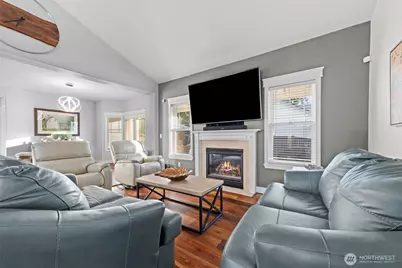 9069 Eagle Point Loop Road SE, Lakewood, WA 98498 - Photo 13