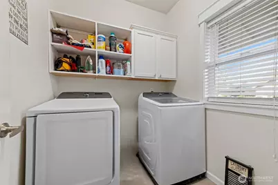 9069 Eagle Point Loop Road SE, Lakewood, WA 98498 - Photo 31