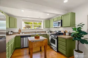 1322 NE 70th St, Seattle, WA 98115 - Photo 25