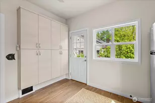 1322 NE 70th St, Seattle, WA 98115 - Photo 13