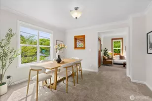 1322 NE 70th St, Seattle, WA 98115 - Photo 9
