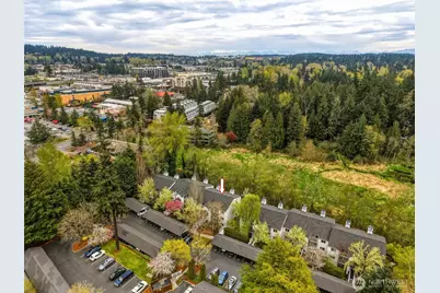 12720 NE 10th Place #D105, Bellevue, WA 98005 - Photo 17