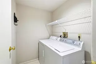 12720 NE 10th Pl, Bellevue, WA 98005 - Photo 9