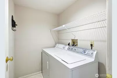 12720 NE 10th Place NE #D105, Bellevue, WA 98005 - Photo 21