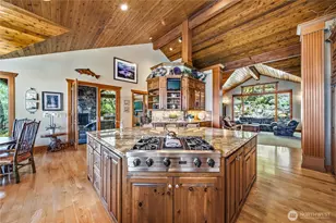 21102 Snag Island Dr E, Lake Tapps, WA 98391 - Photo 11