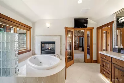 21102 Snag Island Drive E, Lake Tapps, WA 98391 - Photo 25