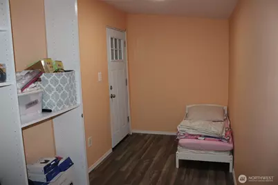 415 Lakeview #B1, Lynnwood, WA 98087 - Photo 13