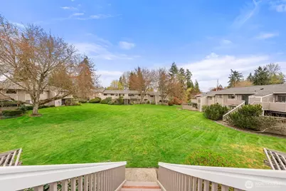 9918 NE 144th Lane #406, Kirkland, WA 98034 - Photo 7