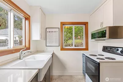 9911 31st Avenue SW, Seattle, WA 98126 - Photo 9