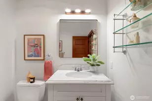 201 Galer St, Seattle, WA 98109 - Photo 25
