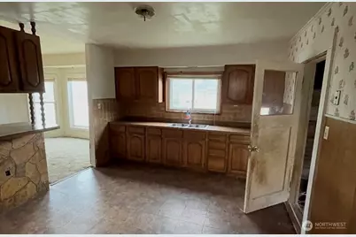 201 Emerson Avenue, Hoquiam, WA 98550 - Photo 5