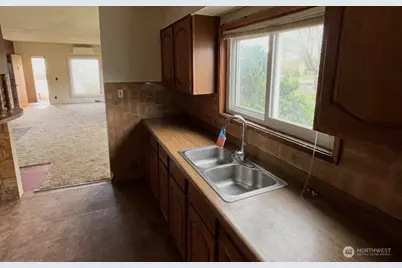 201 Emerson Avenue, Hoquiam, WA 98550 - Photo 7