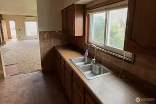 201 Emerson Ave, Hoquiam, WA 98550 - Photo 7