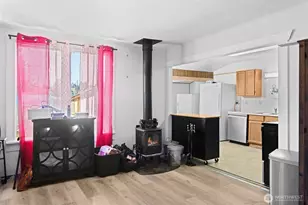 817 W 13th St, Port Angeles, WA 98363 - Photo 11